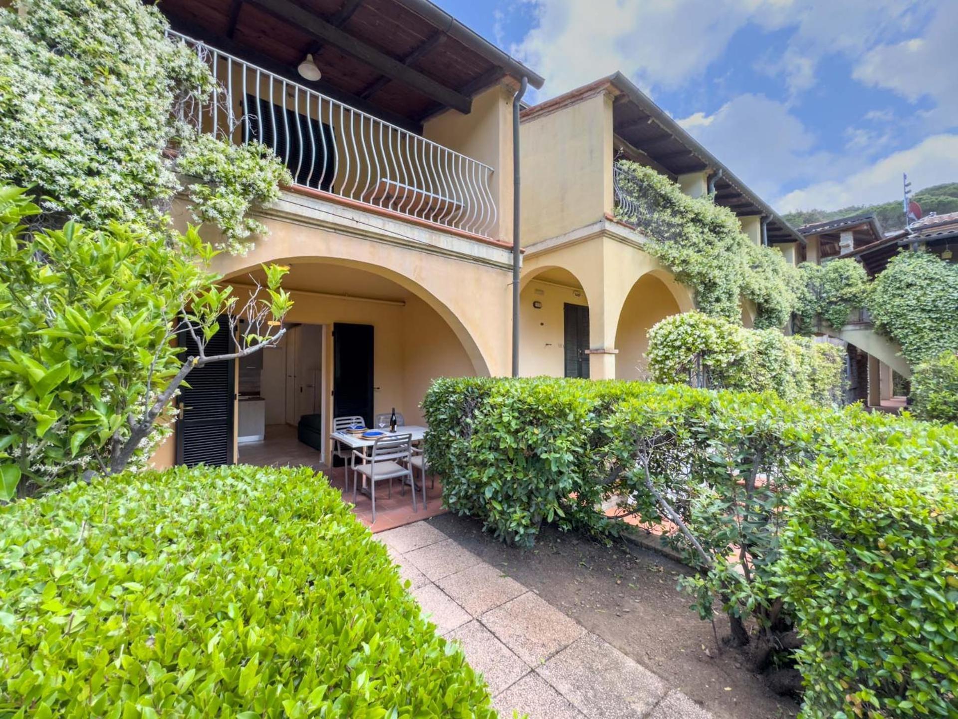 Appartamenti Stefania A Borgo Alloro Casa Castagno Экстерьер фото